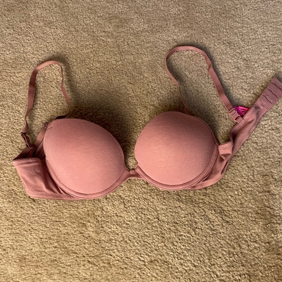 Coral Bra - 34B - Picture 1 of 4